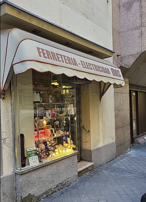 FOTO EXTERIOR FERRETERIA