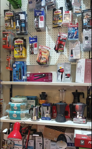 FOTO INTERIOR FERRETERIA